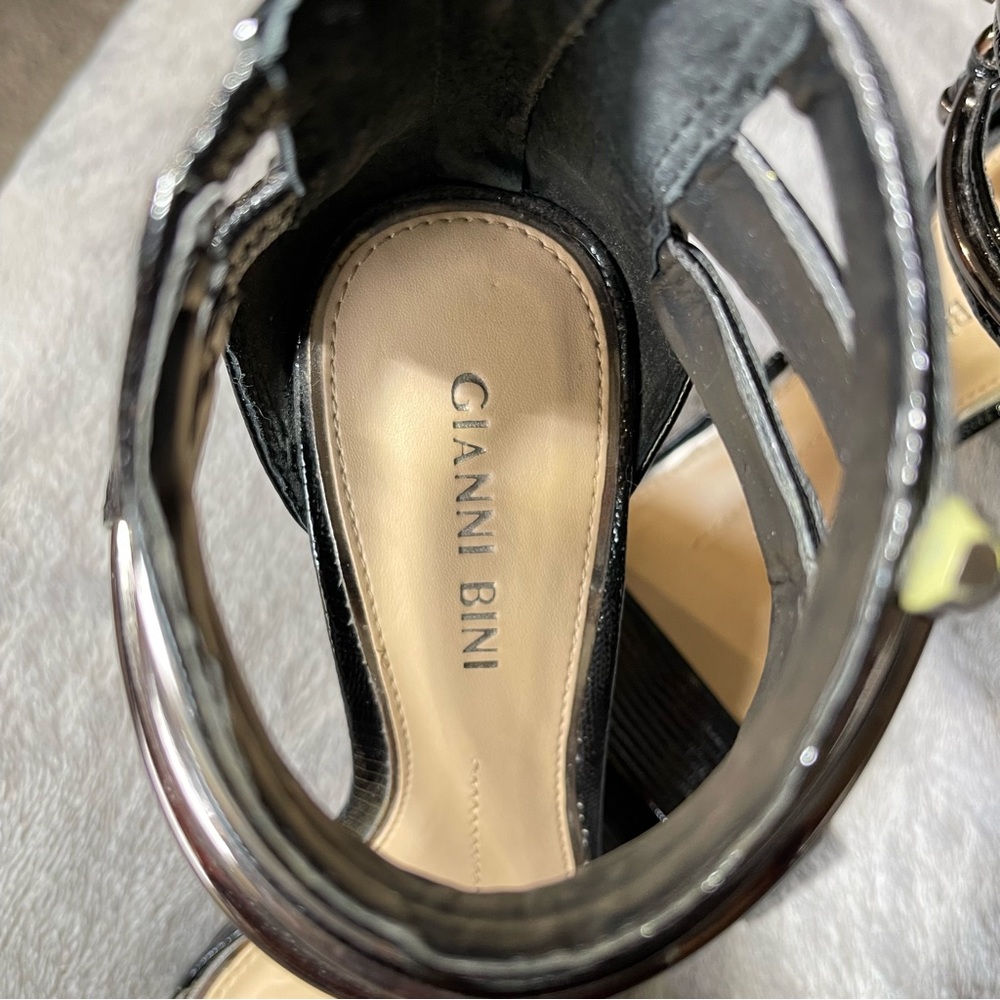 Gianni Bini black heels. Size 5.5 - Picture 2 of 7